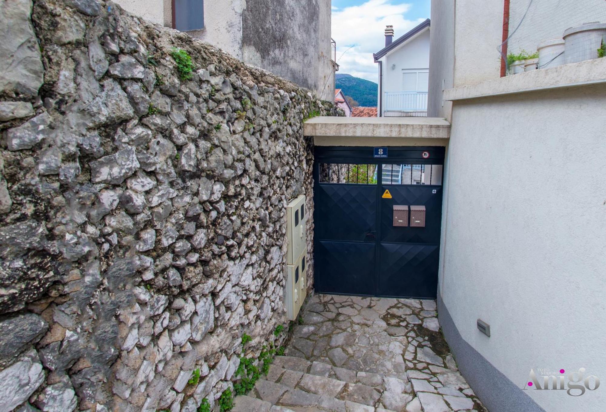 Apartment Ado Mostar Exteriör bild